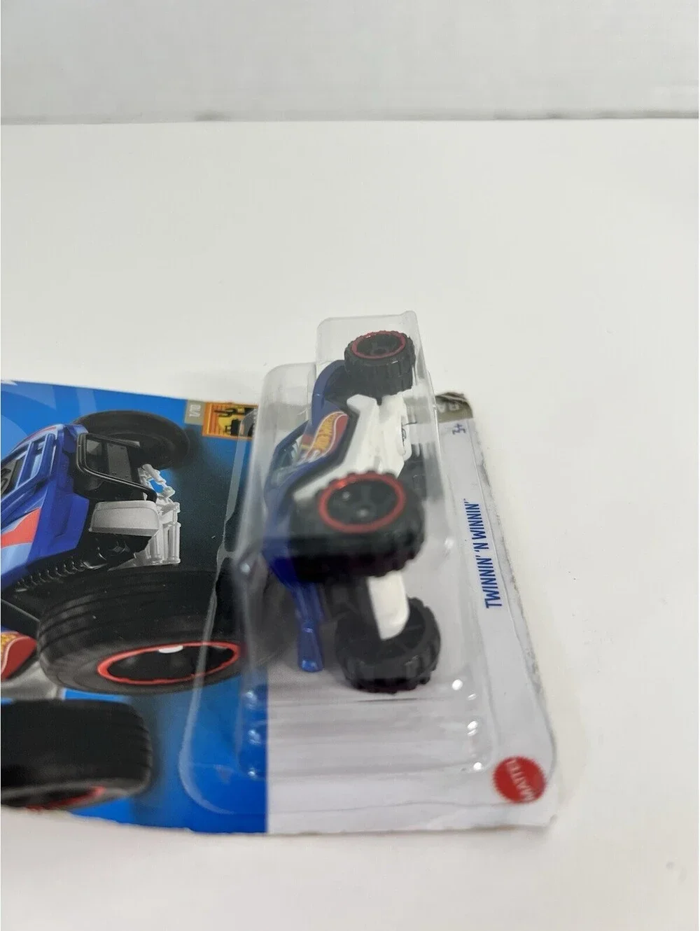 Hot Wheels Baja Blazers 1/10 (2021) Blue Twinnin' 'N Winnin' 2/250 Creased A10